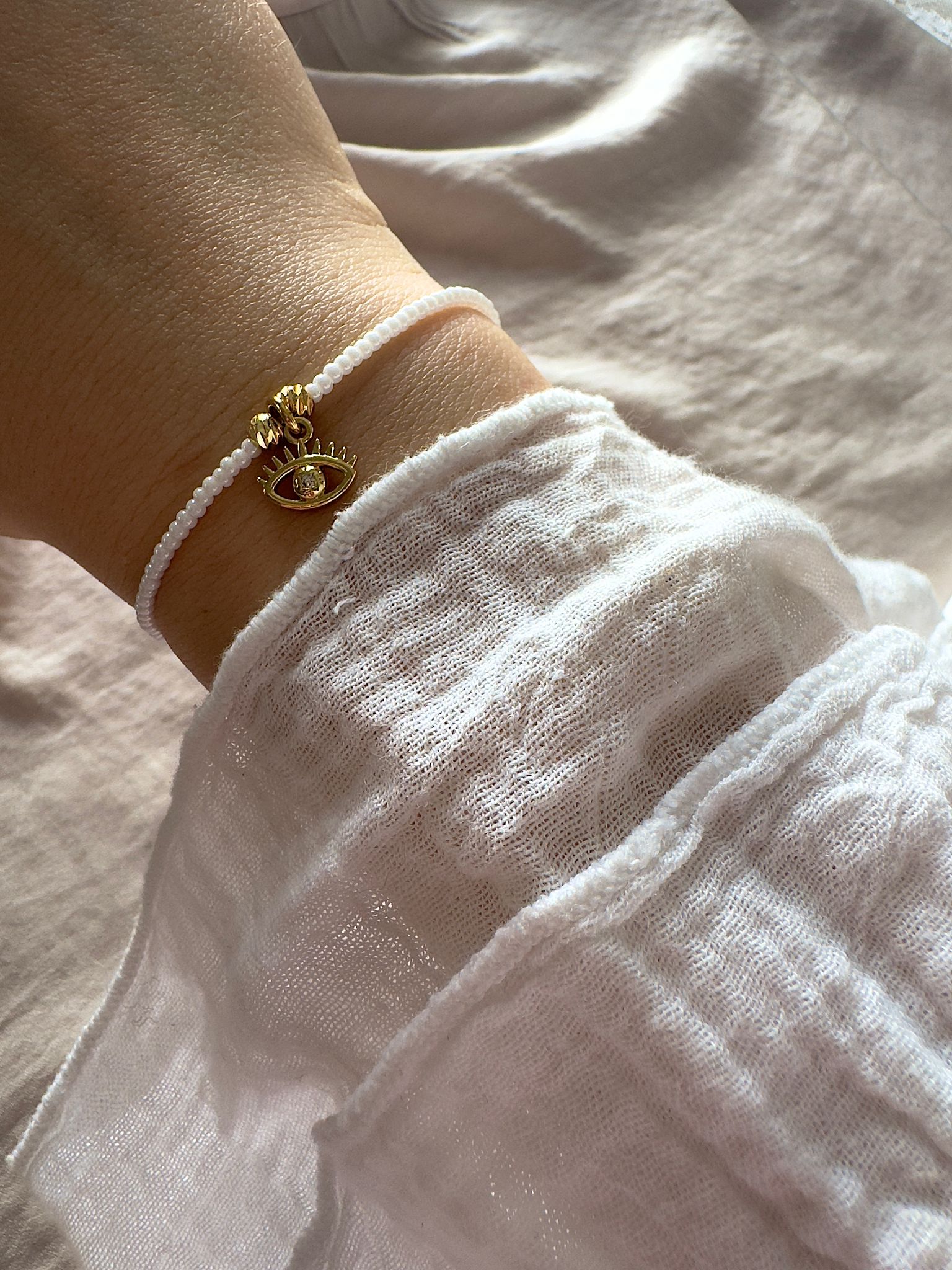White Pearl Charm Armband