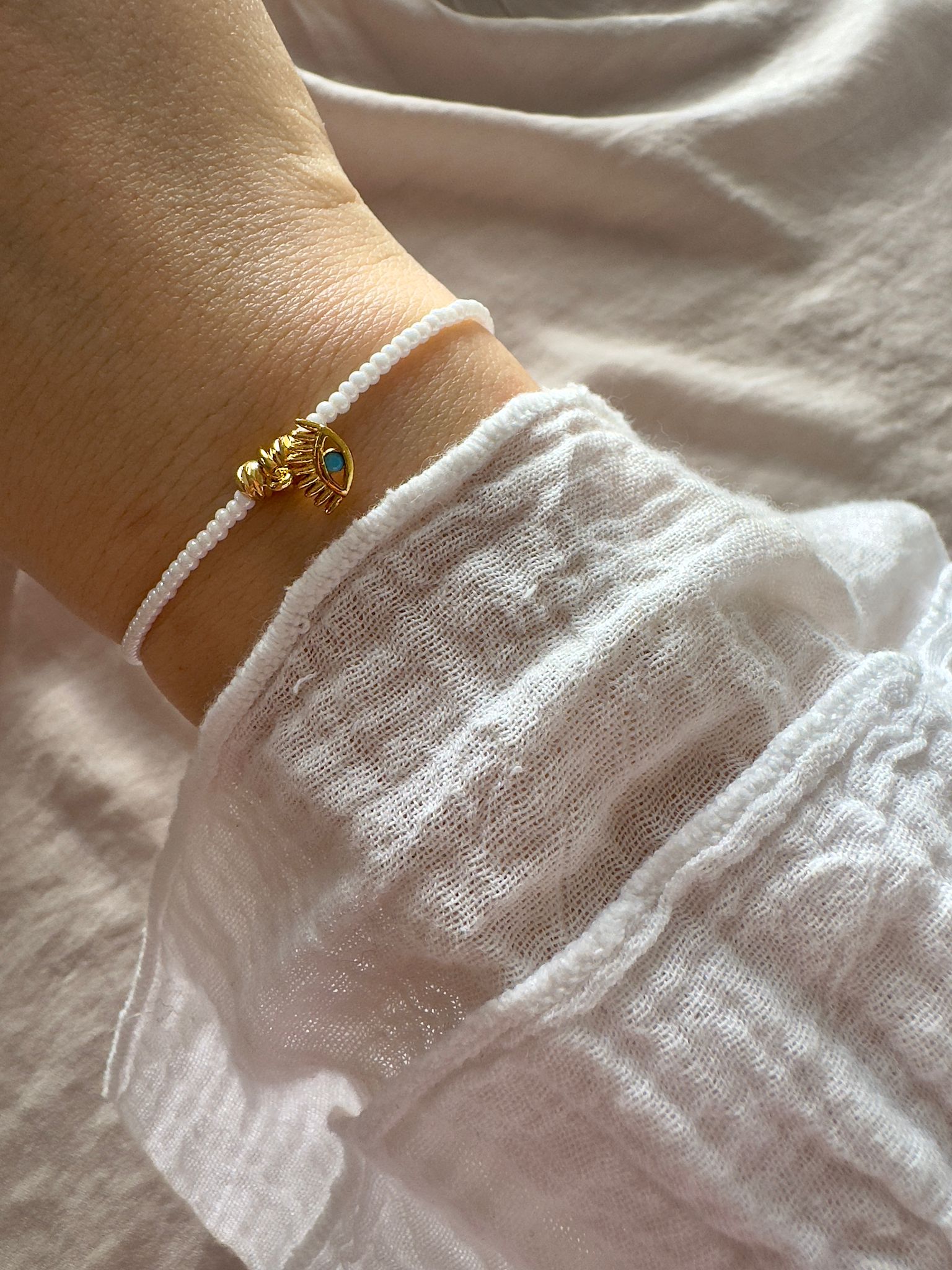 White Pearl Charm Armband